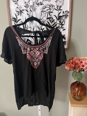 Three Pink Hearts Trixxi Black Multicolor Embroidered Boho Style Tunic Size M
